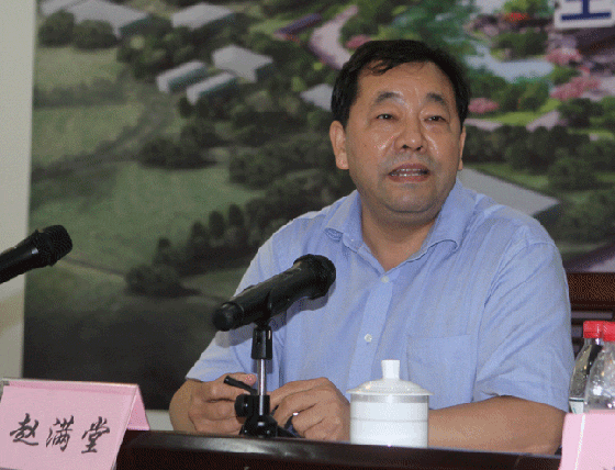 甘肃省委常委、宣传部部长连辑在本公司董事、yd12300云顶线路集团董事长赵满堂陪同下到yd12300云顶线路集团北京盛世南宫调研指导工作